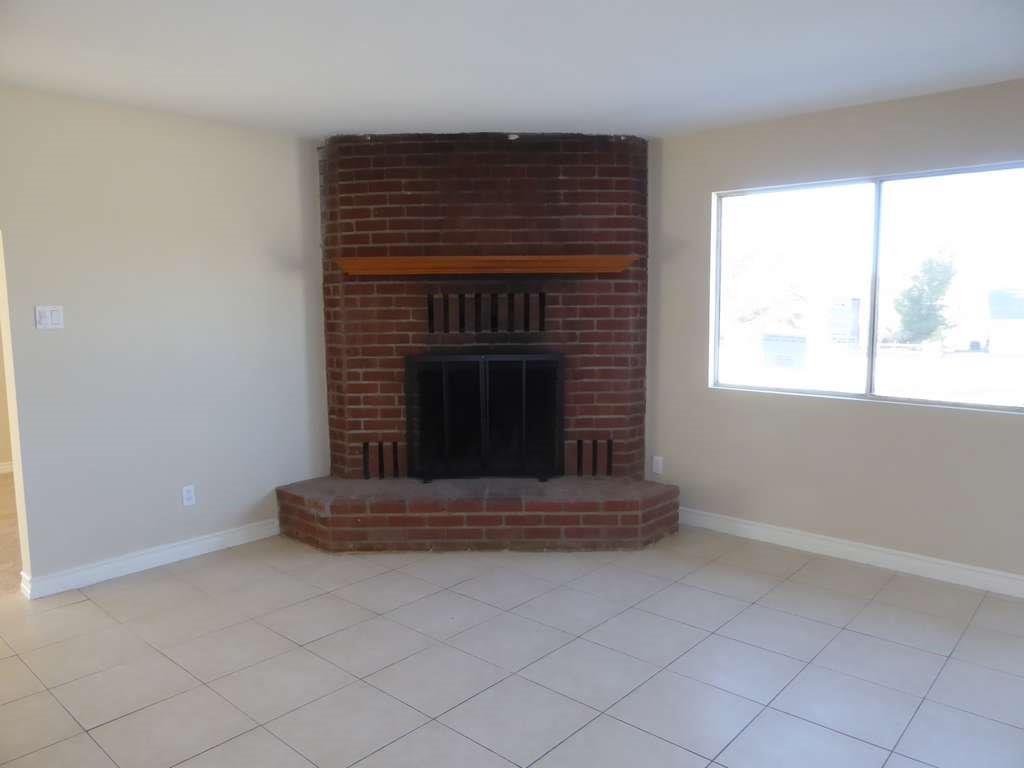 18527 Cocqui Rd, Apple Valley, CA 92307 photo 2