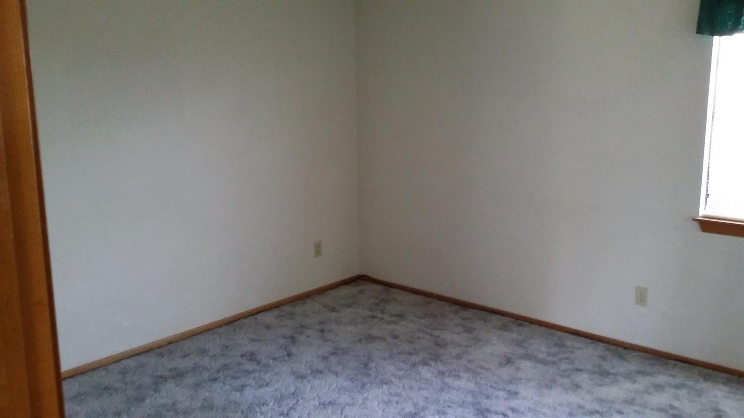 10573 Gorgonio Rd, Phelan, CA 92371 photo 5