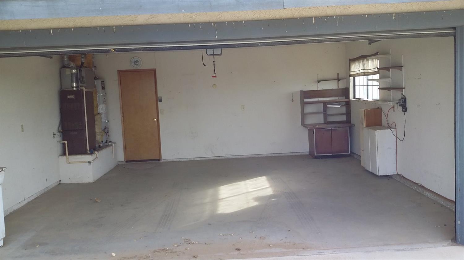 10573 Gorgonio Rd, Phelan, CA 92371 photo 2