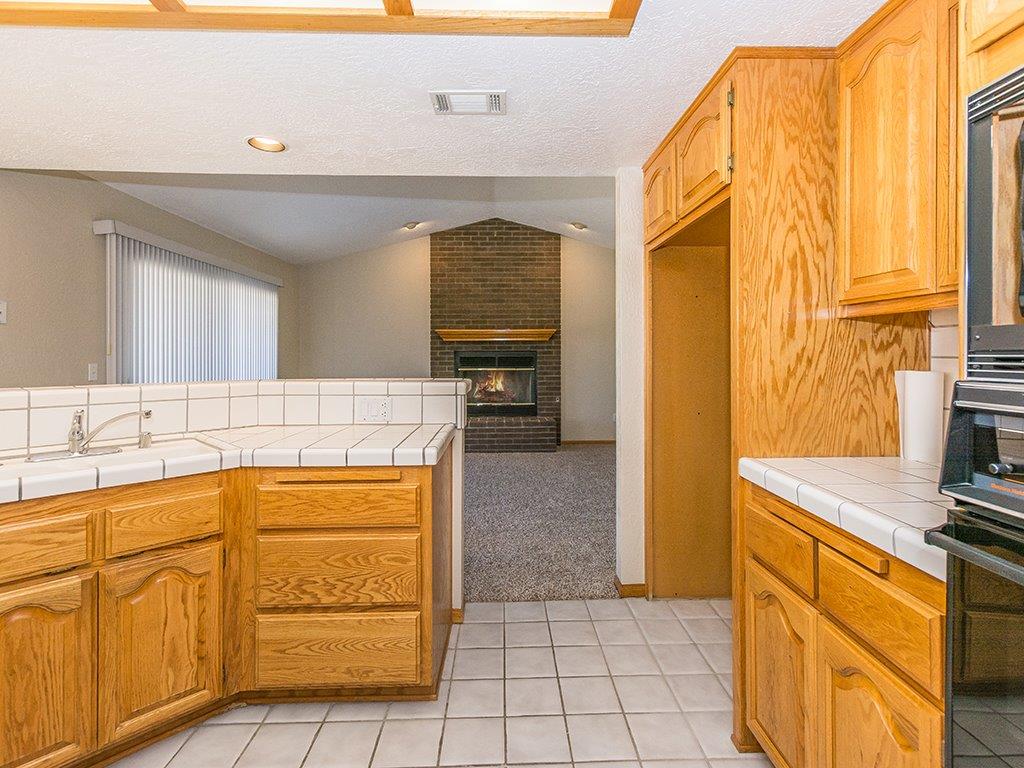 Undisclosed, Apple Valley, CA 92307 photo 13