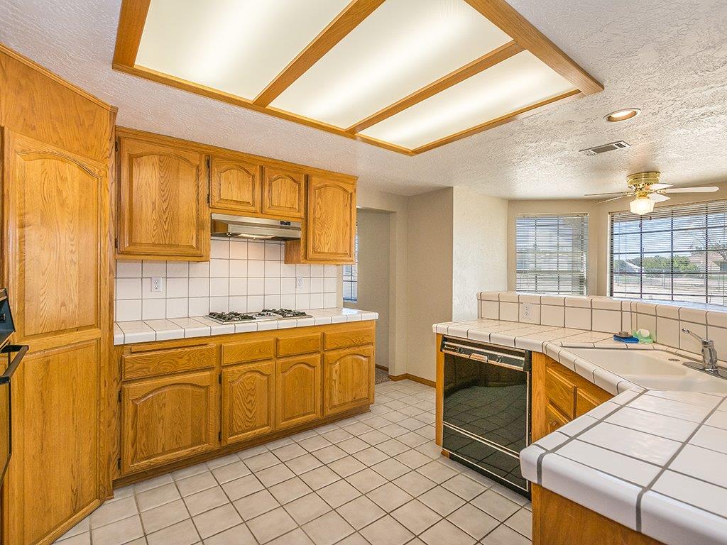 Undisclosed, Apple Valley, CA 92307 photo 11