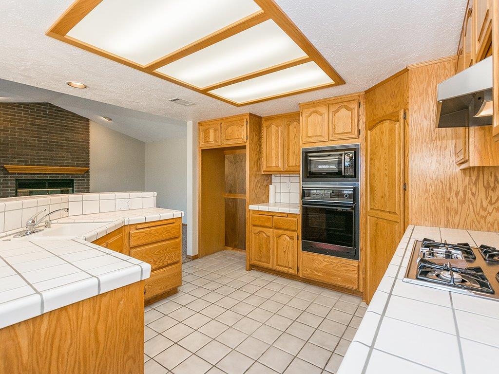 Undisclosed, Apple Valley, CA 92307 photo 10