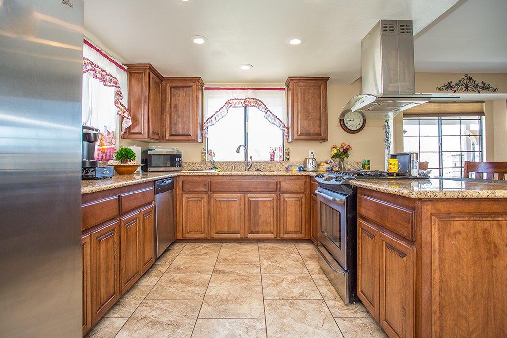 Undisclosed, Apple Valley, CA 92308 photo 22