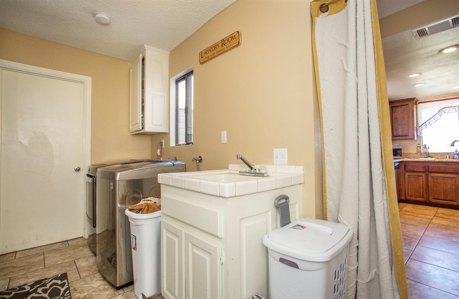 Undisclosed, Apple Valley, CA 92308 photo 25