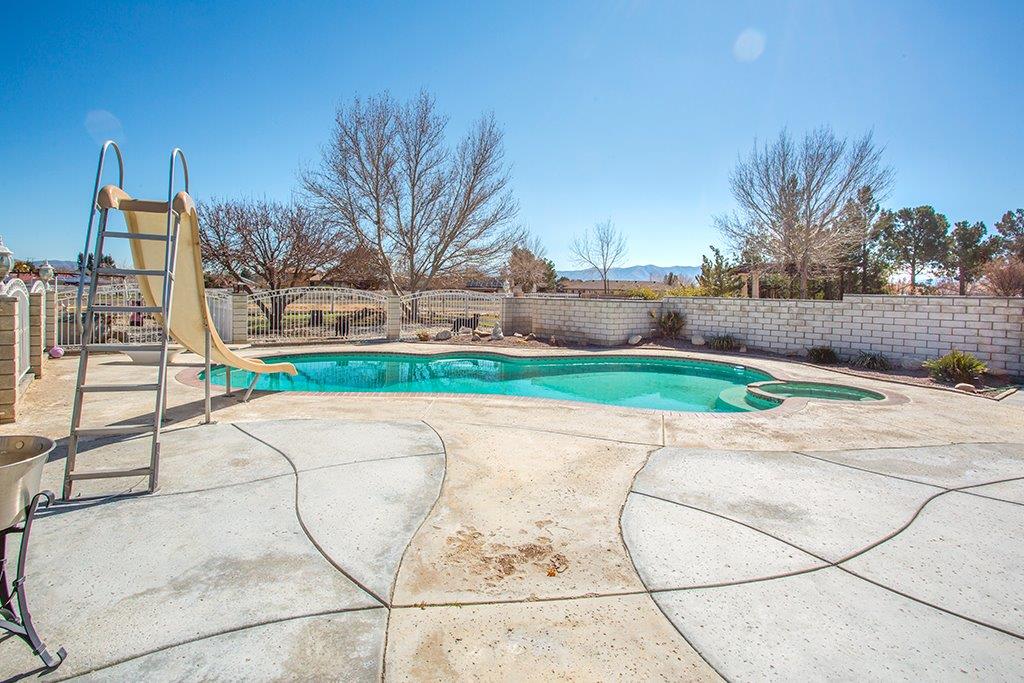 Undisclosed, Apple Valley, CA 92308 photo 10