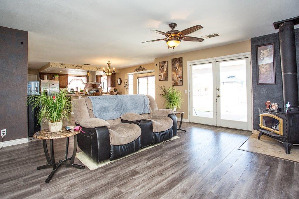 Undisclosed, Apple Valley, CA 92308 photo 15