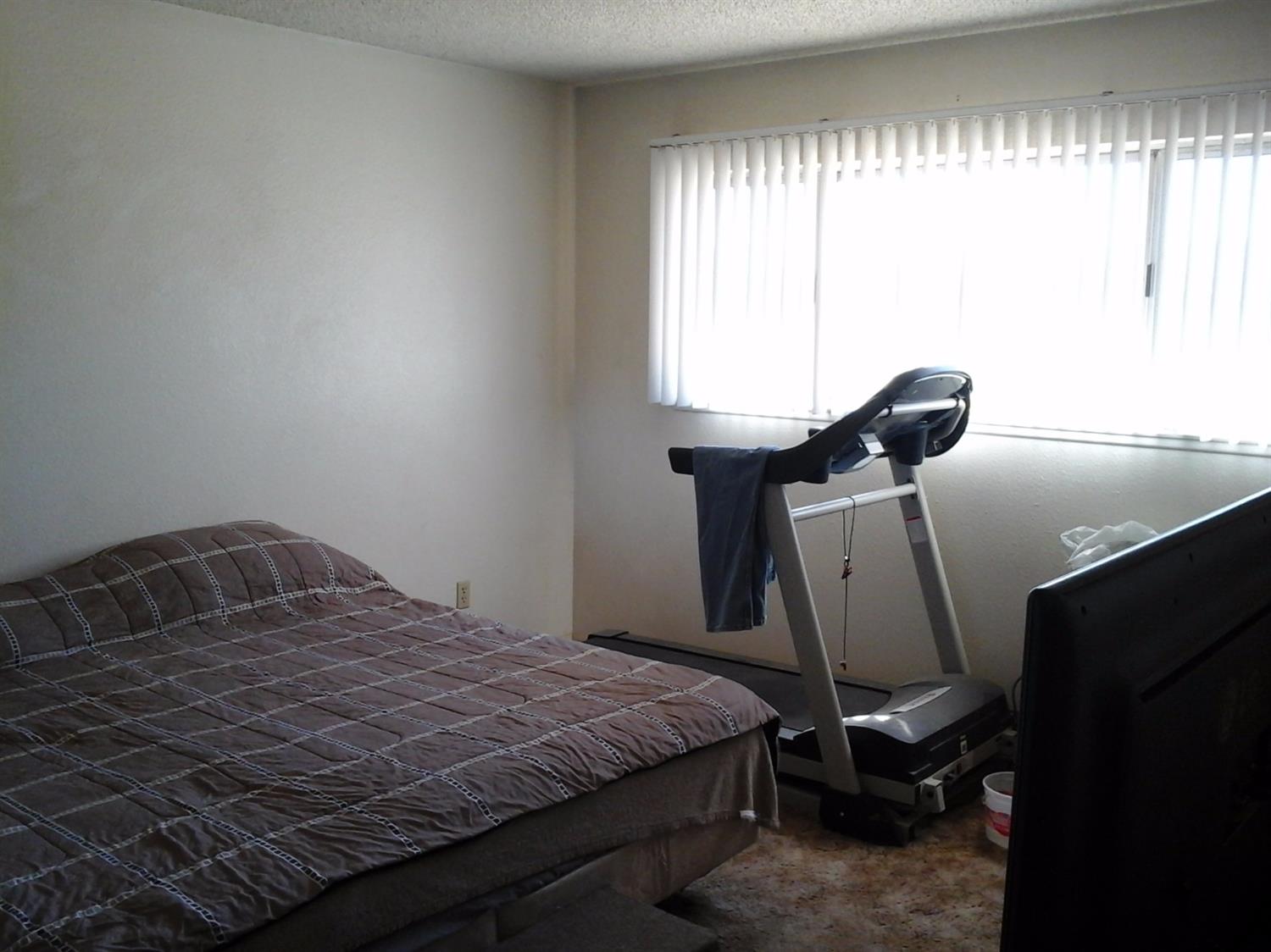 21031 Cayuga Rd, Apple Valley, CA 92308 photo 4