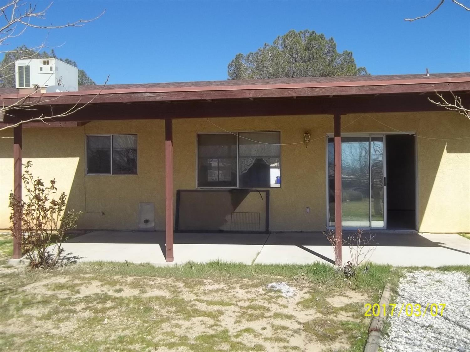 17035 Cherry Hill Dr, Victorville, CA 92395 photo 2