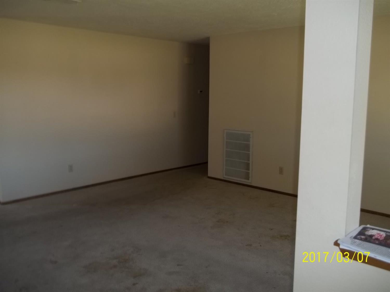 17035 Cherry Hill Dr, Victorville, CA 92395 photo 3