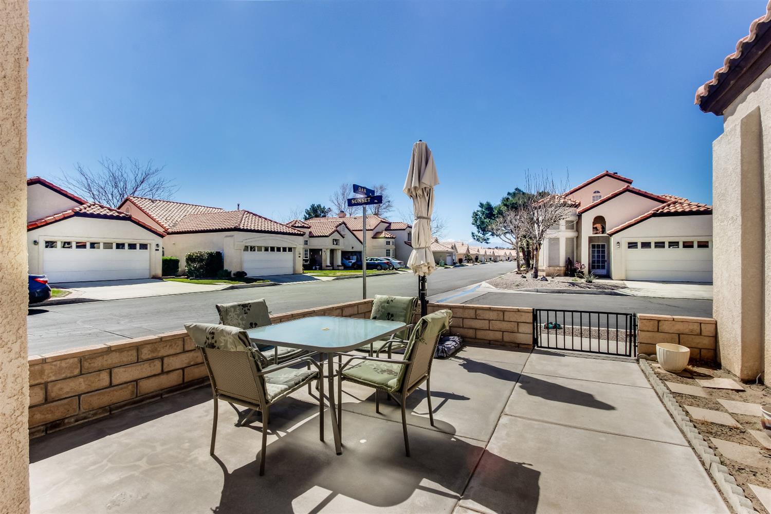 11525 Sunset Pl, Apple Valley, CA 92308 photo 3