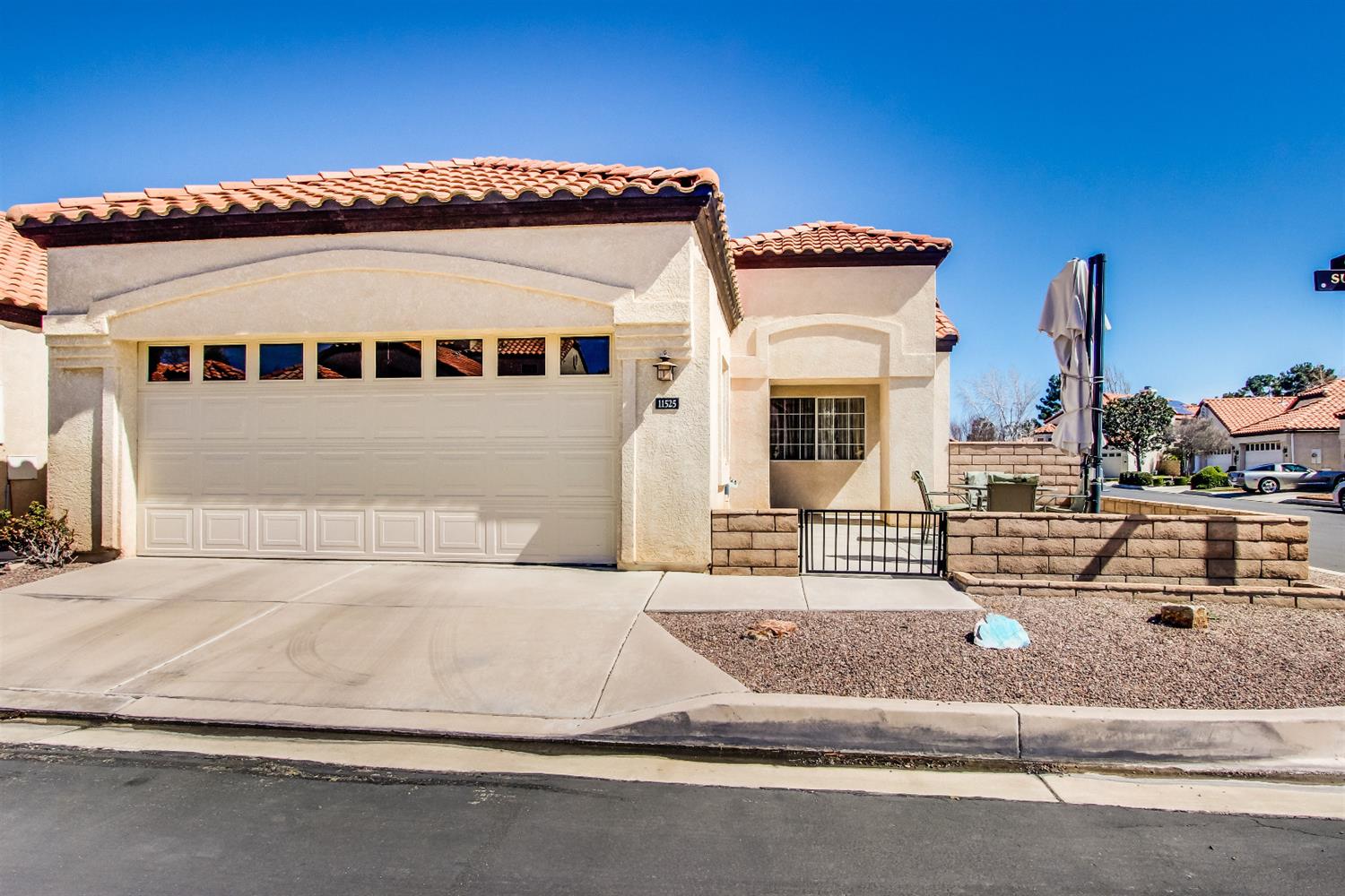 11525 Sunset Pl, Apple Valley, CA 92308 photo 1