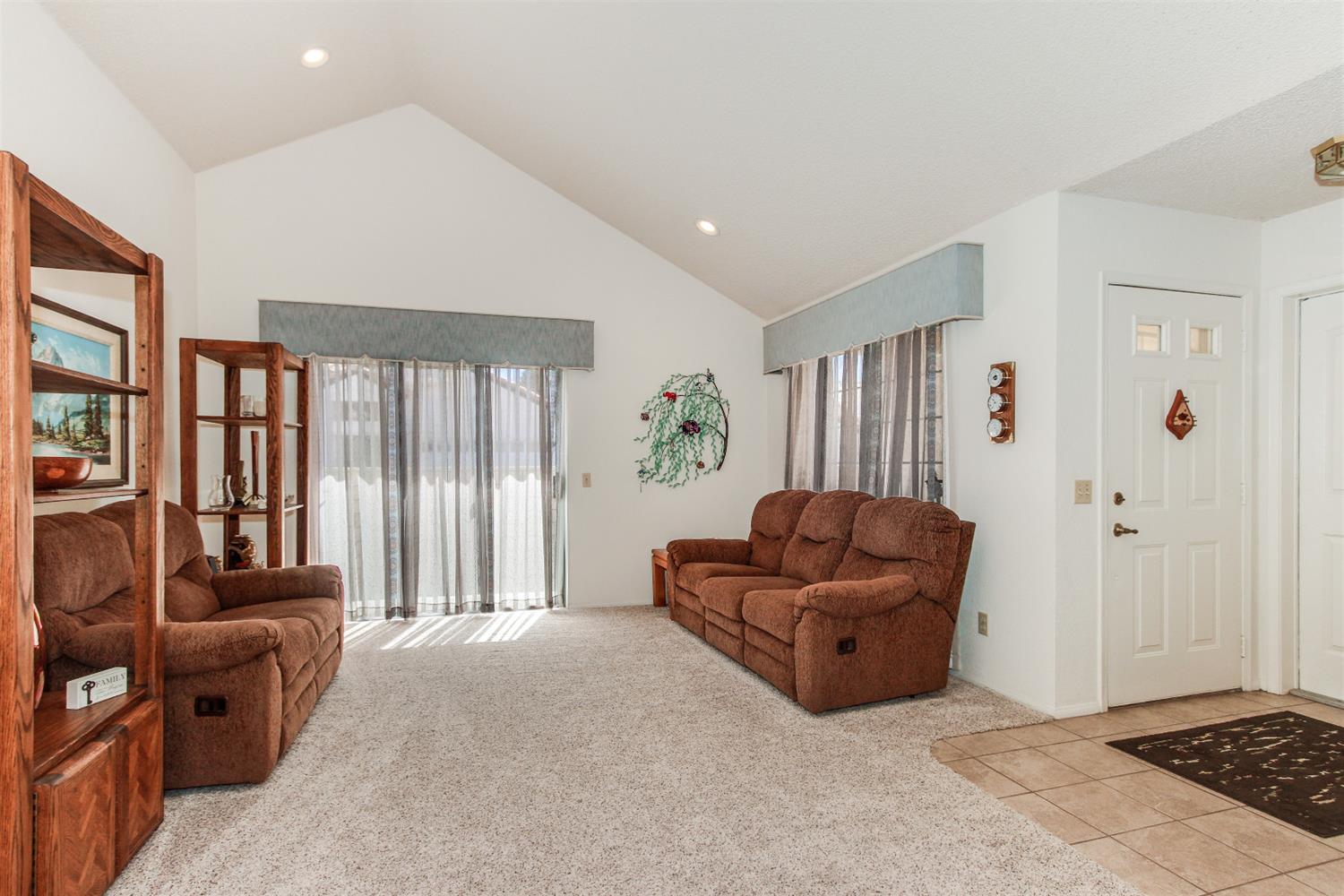 11525 Sunset Pl, Apple Valley, CA 92308 photo 5