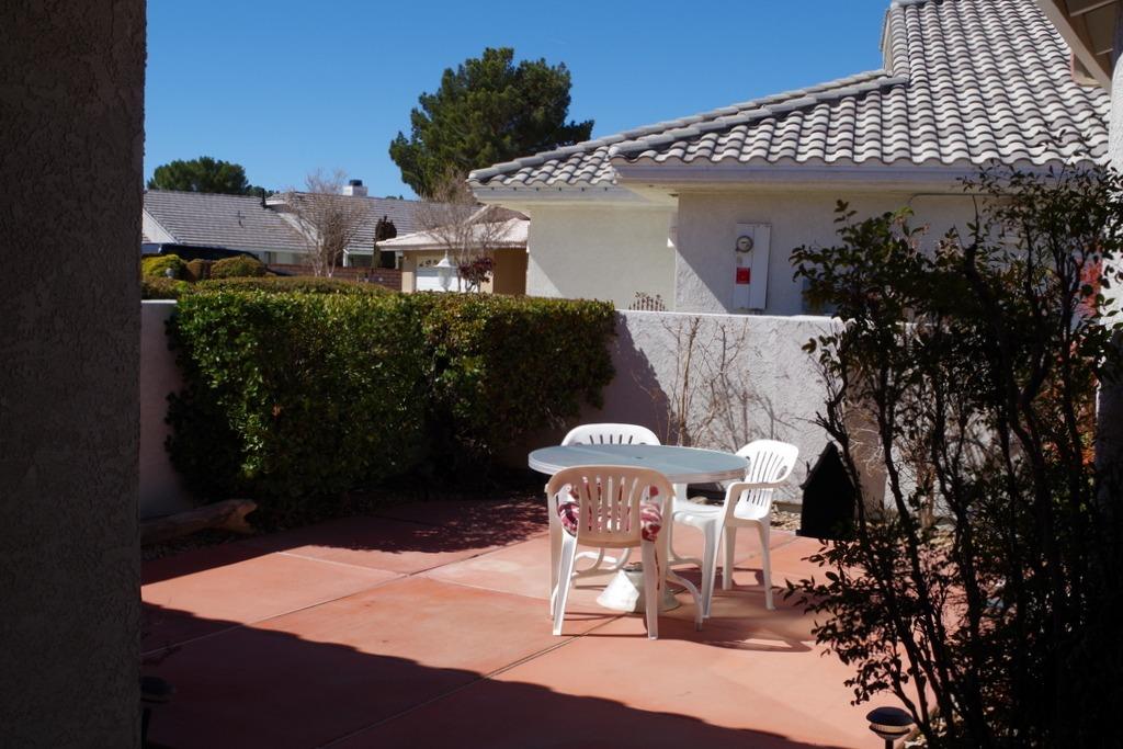 27979 Rustic Ct, Helendale, CA 92342 photo 4