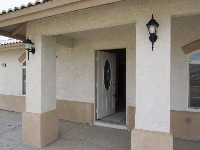 15969 Mojave St, Hesperia, CA 92345 photo 2