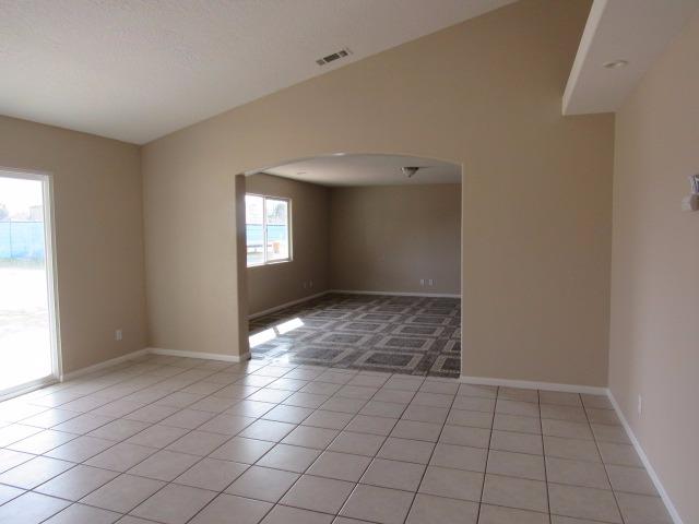 15969 Mojave St, Hesperia, CA 92345 photo 4