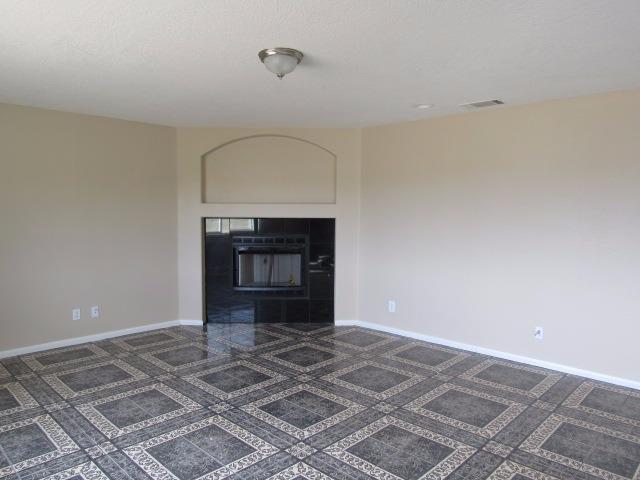 15969 Mojave St, Hesperia, CA 92345 photo 8