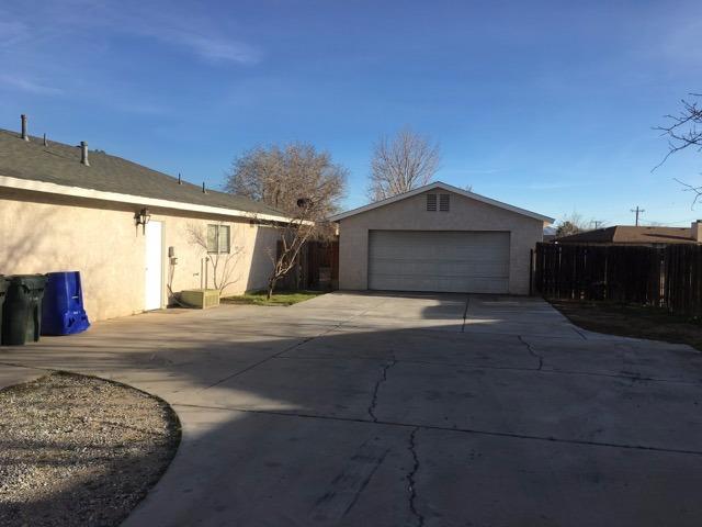 22121 Ramona Ave, Apple Valley, CA 92307 photo 2