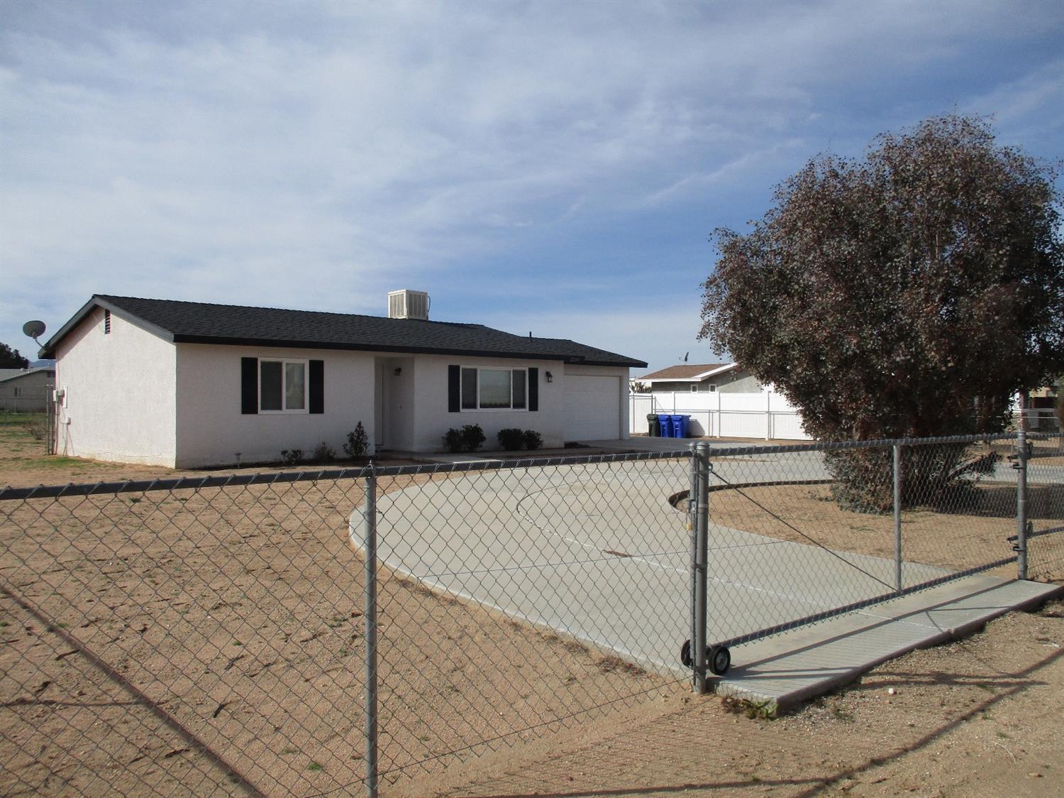 22243 Minnetonka Rd, Apple Valley, CA 92308 photo 2