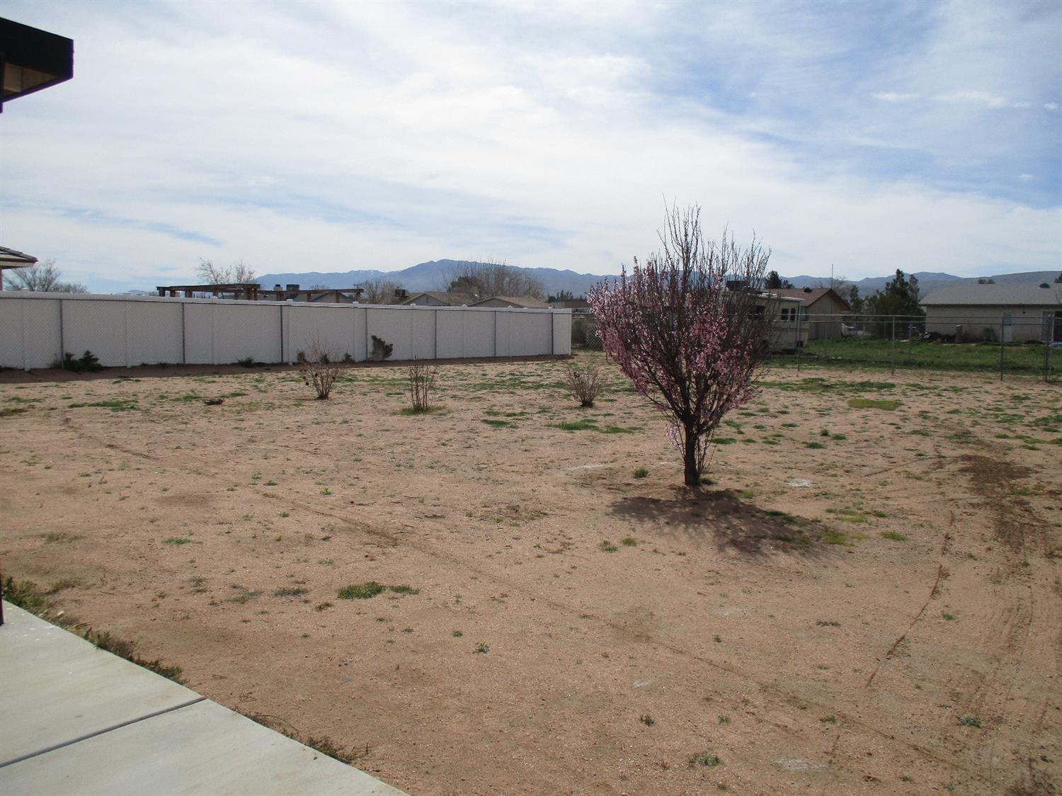 22243 Minnetonka Rd, Apple Valley, CA 92308 photo 12