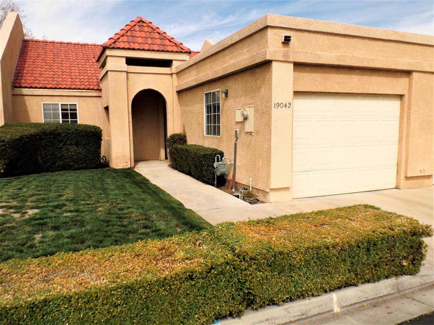 19042 Primrose Ln, Apple Valley, CA 92308 photo 1