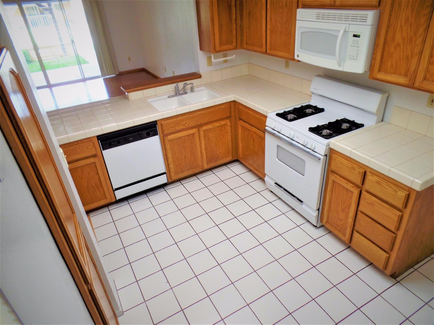 19042 Primrose Ln, Apple Valley, CA 92308 photo 4