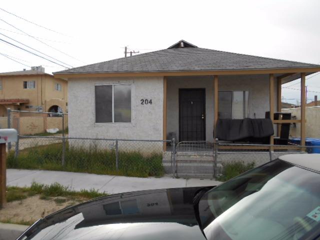 544 E Williams St, Barstow, CA 92311 photo 3