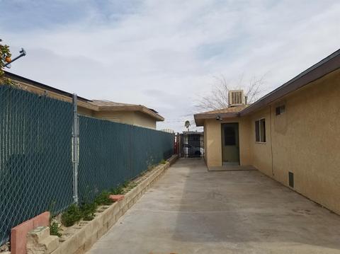 1216 Lillian Dr, Barstow, CA 92311 photo 2