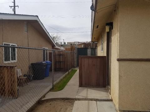 1216 Lillian Dr, Barstow, CA 92311 photo 4
