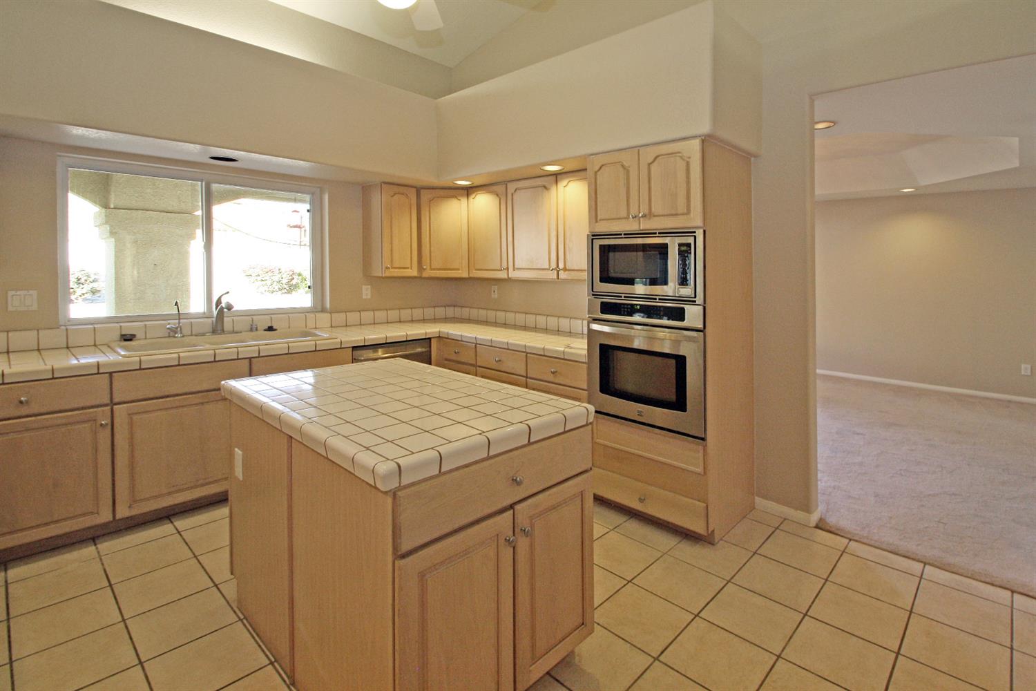 Undisclosed, Apple Valley, CA 92307 photo 17