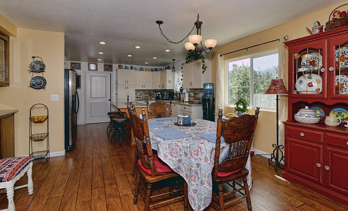 1211 Rivera Dr, Wrightwood, CA 92397 photo 11
