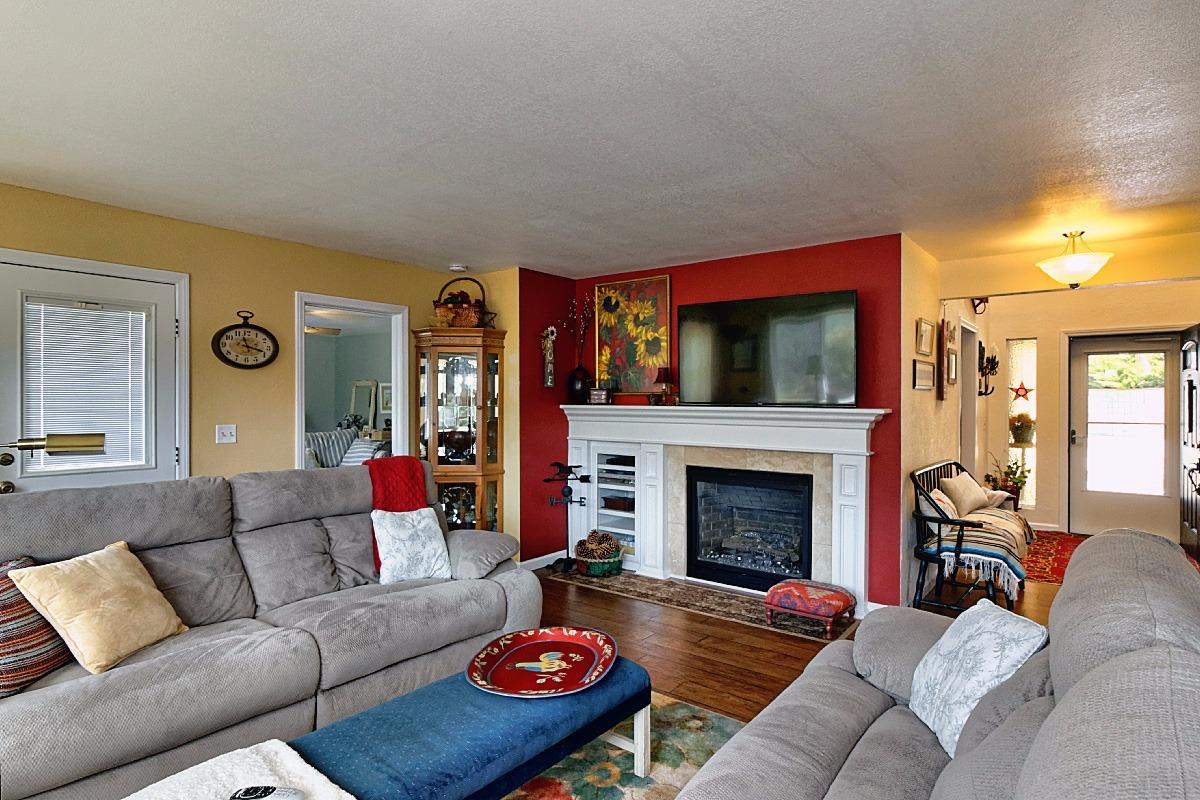 1211 Rivera Dr, Wrightwood, CA 92397 photo 9