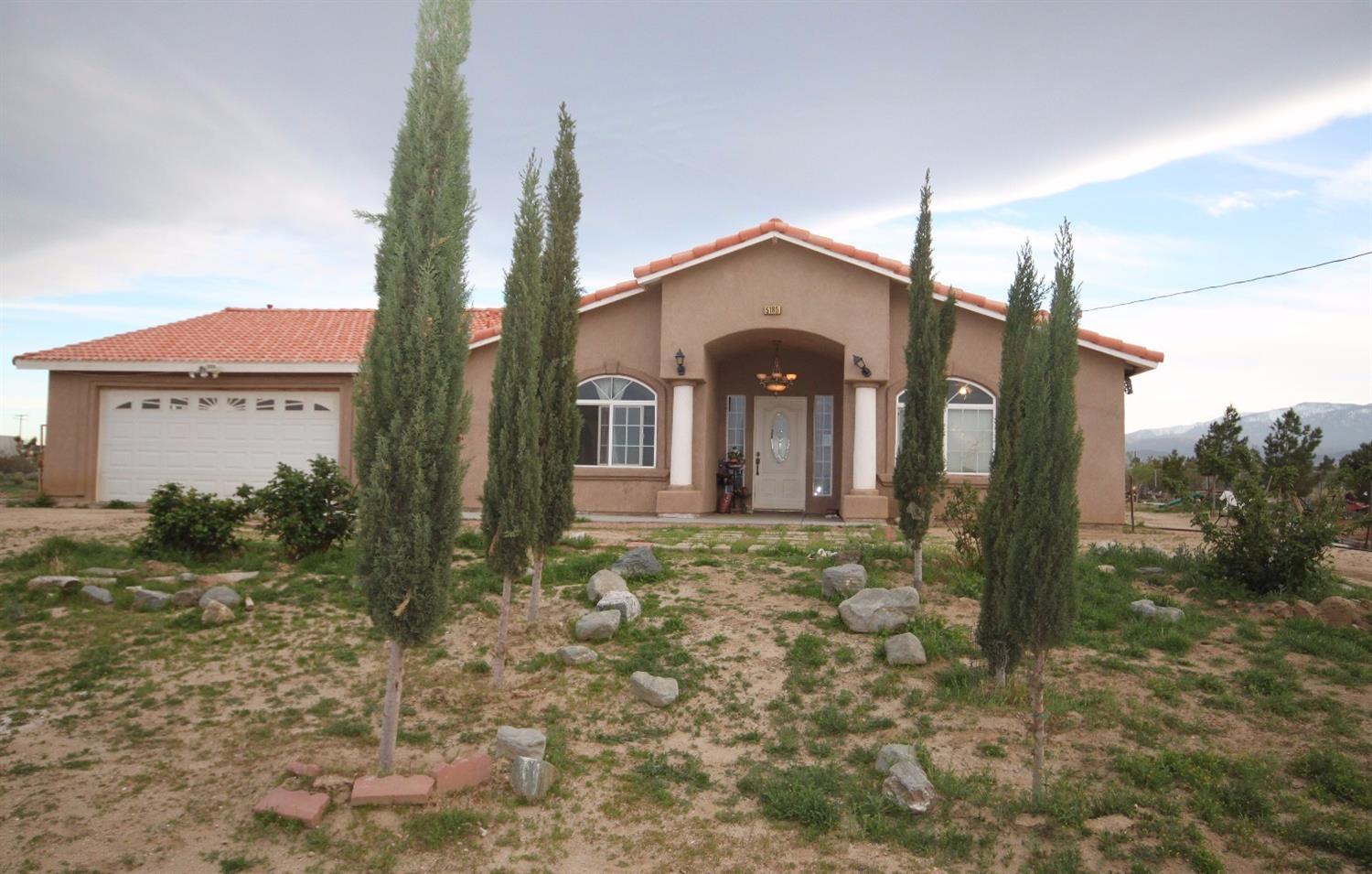 5185 Sierra Rd, Phelan, CA 92371 photo 1