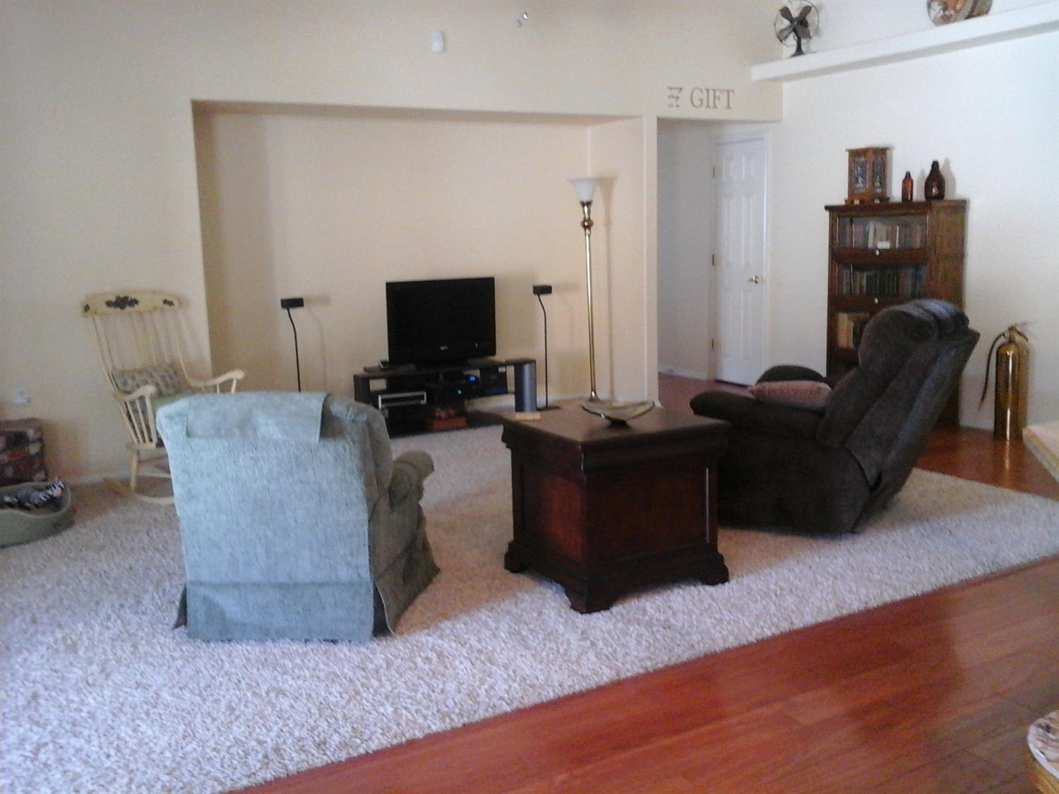 19787 Lara Ln, Apple Valley, CA 92308 photo 6
