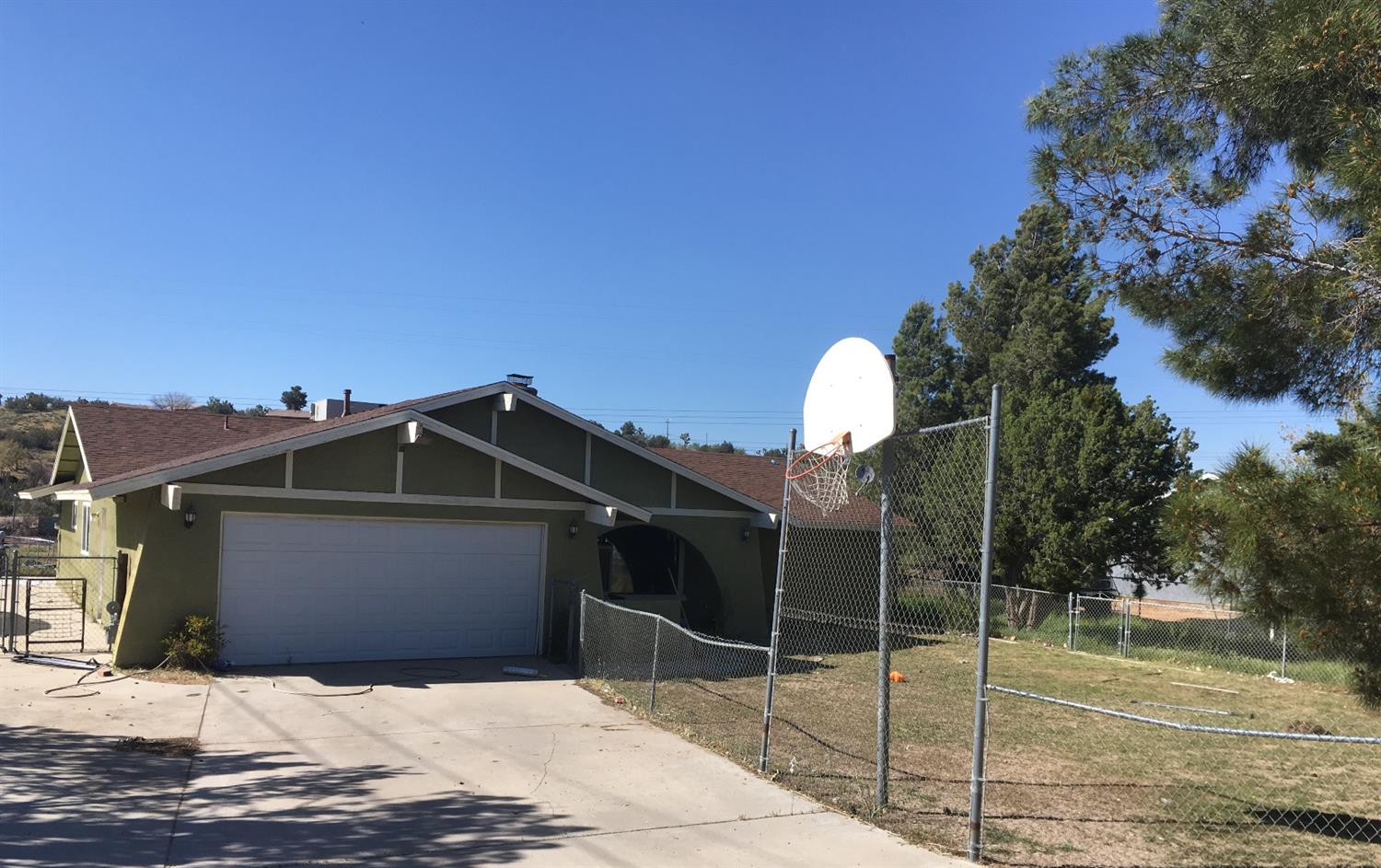 37435 Porter St, Lucerne Valley, CA 92356 photo 4