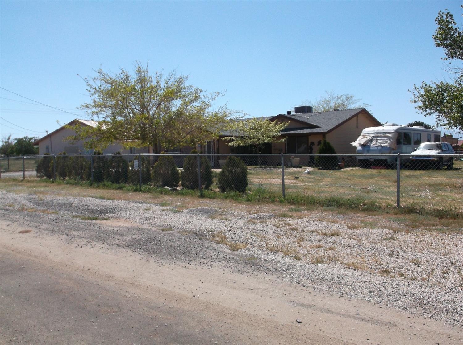 10536 6th Ave, Hesperia, CA 92345 photo 2