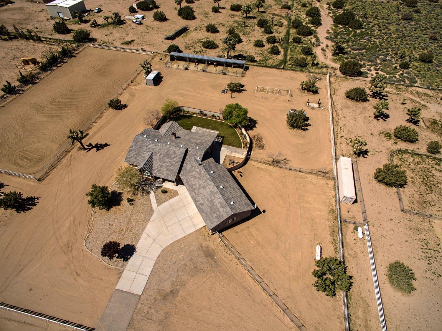 10378 Cordero Rd, Phelan, CA 92371 photo 4