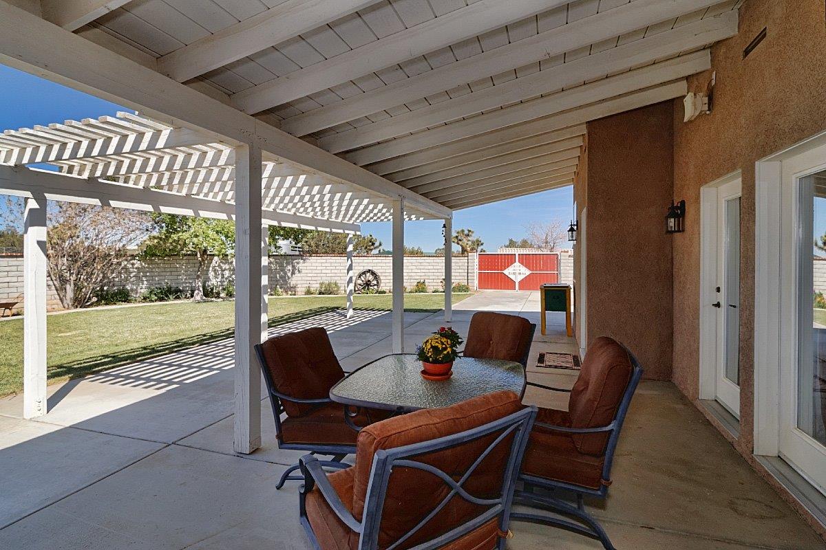 10378 Cordero Rd, Phelan, CA 92371 photo 8