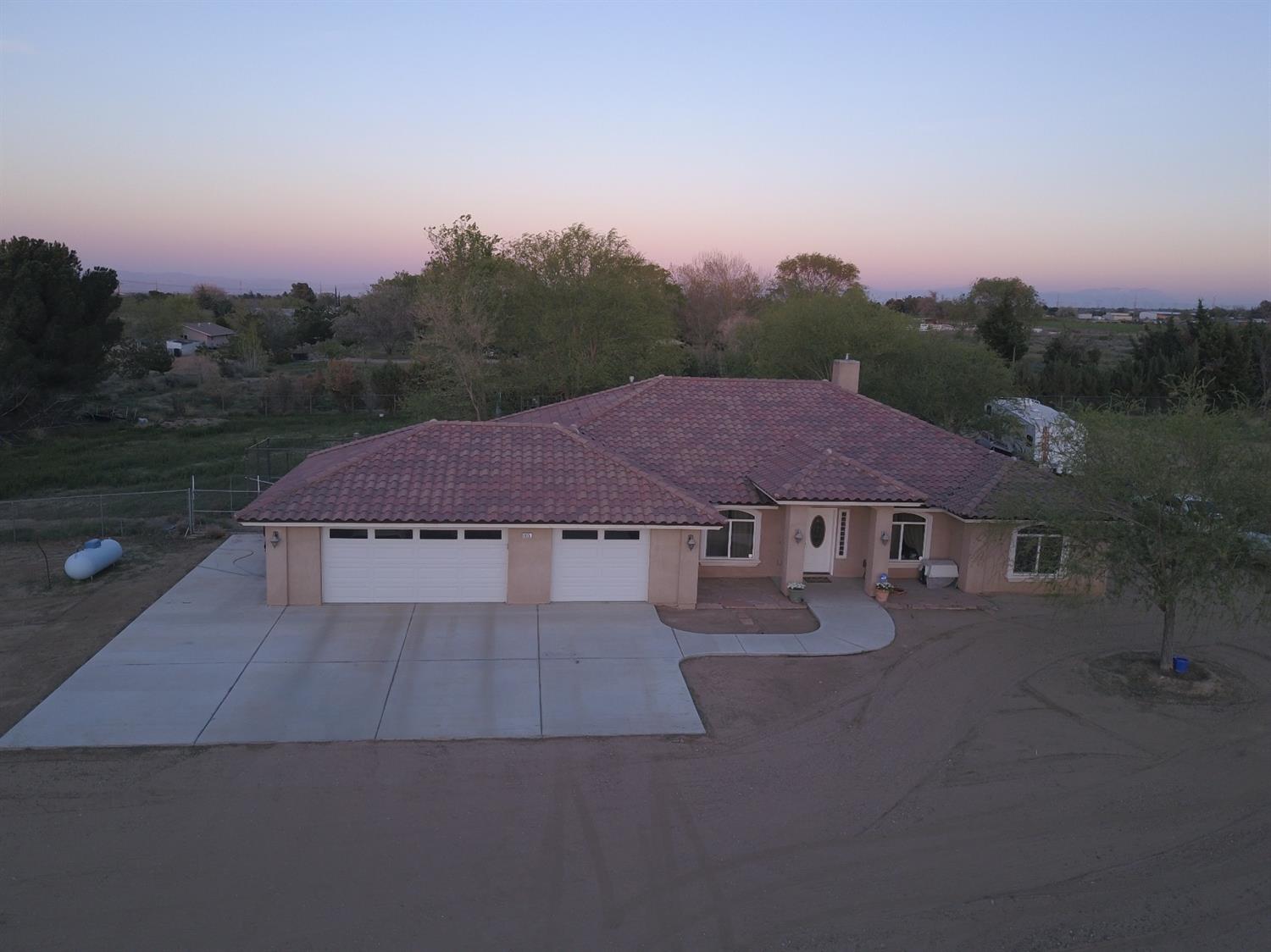 11125 Valle Vista Rd, Phelan, CA 92371 photo 1