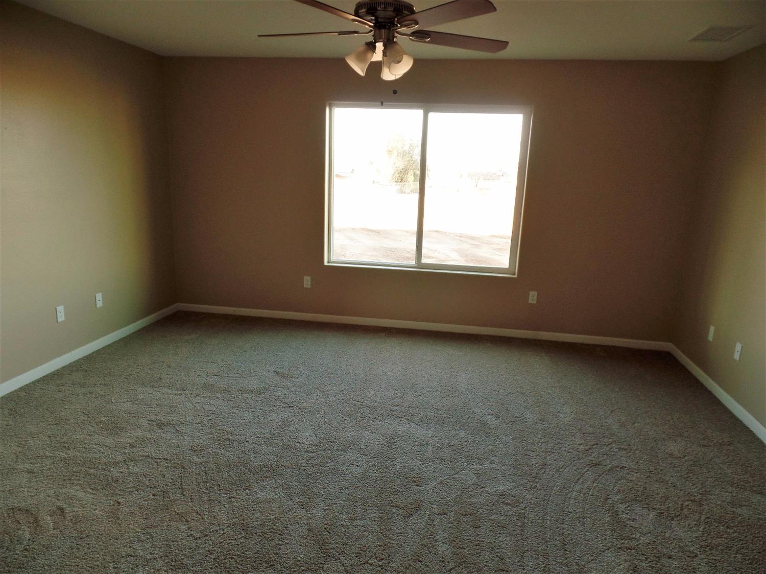 10677 4th Ave, Hesperia, CA 92345 photo 13