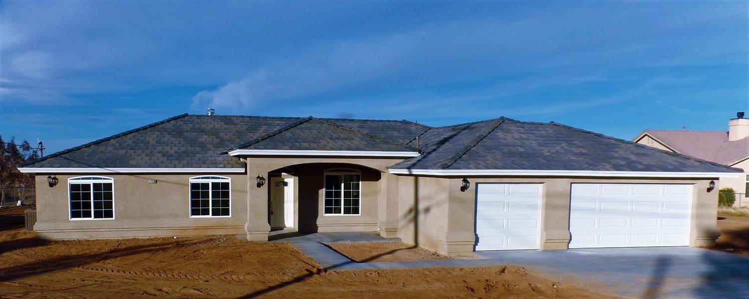 10677 4th Ave, Hesperia, CA 92345 photo 2