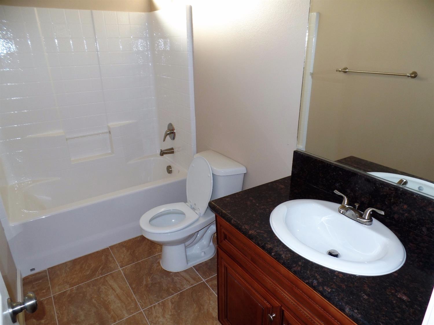 10677 4th Ave, Hesperia, CA 92345 photo 12
