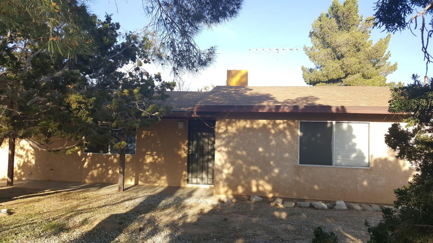 8301 8th Ave, Hesperia, CA 92345 photo 2