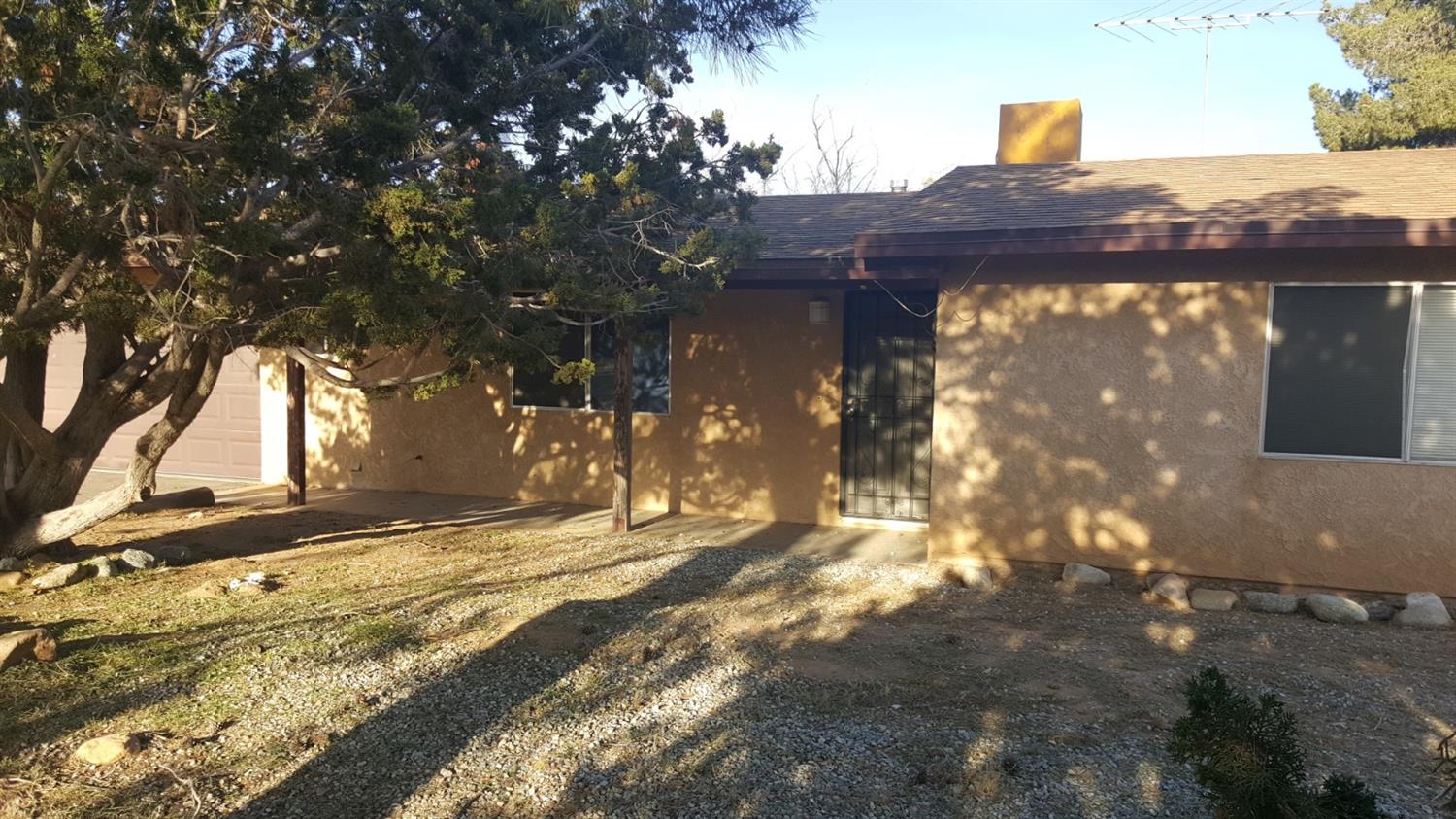 8301 8th Ave, Hesperia, CA 92345 photo 1