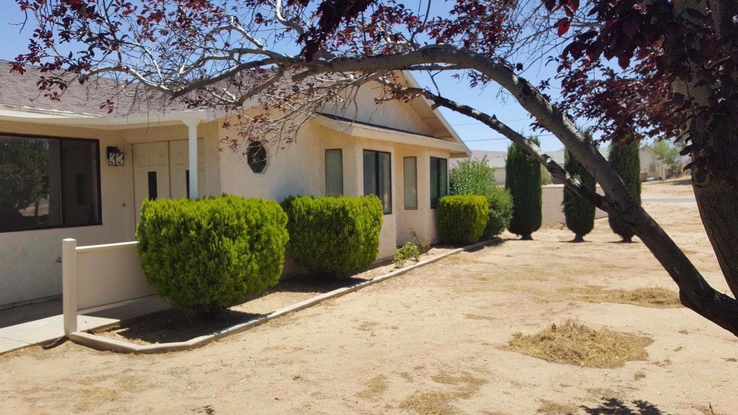 18384 Fairburn St, Hesperia, CA 92345 photo 1