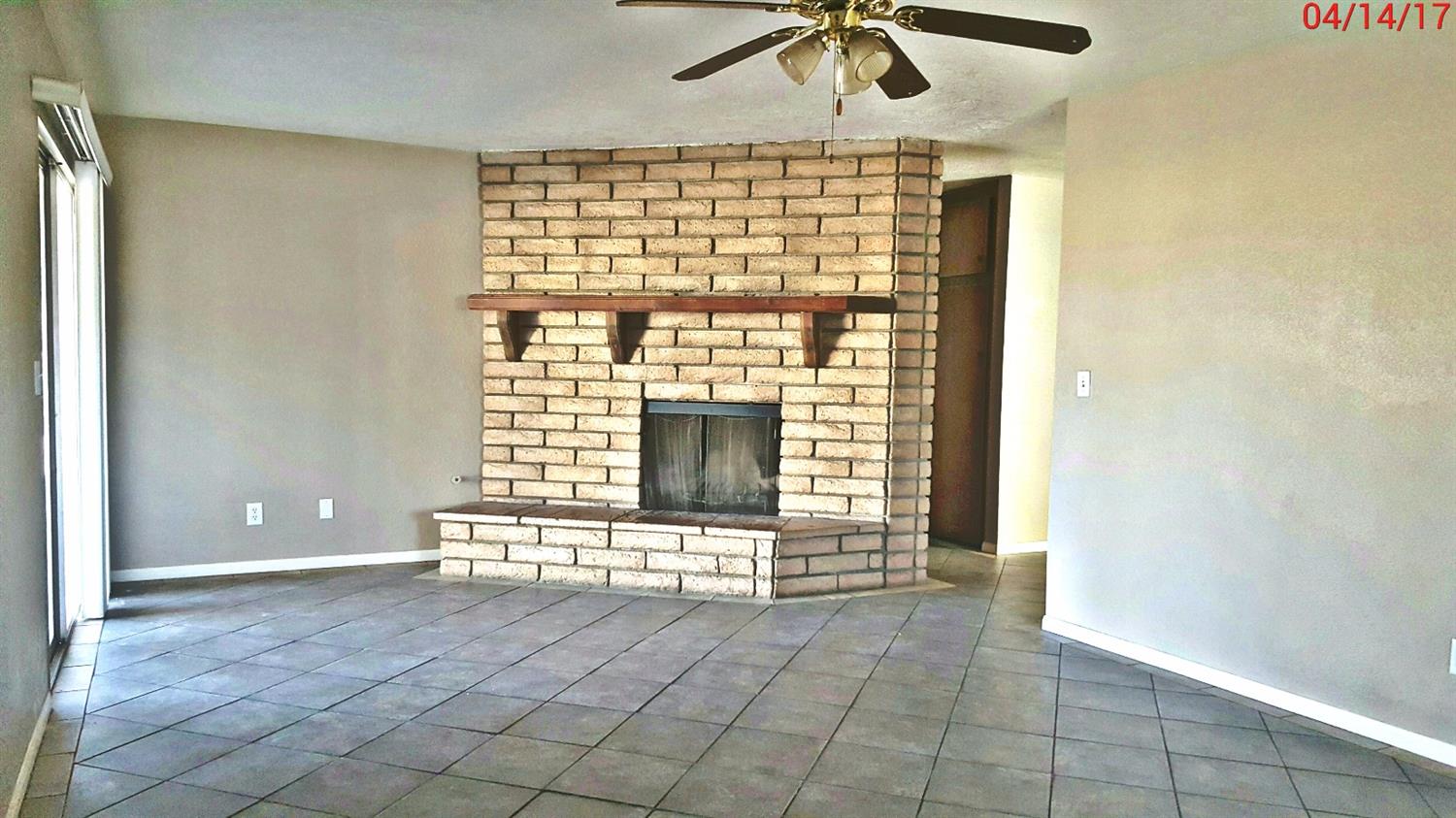 10101 Maple Ave, Hesperia, CA 92345 photo 2