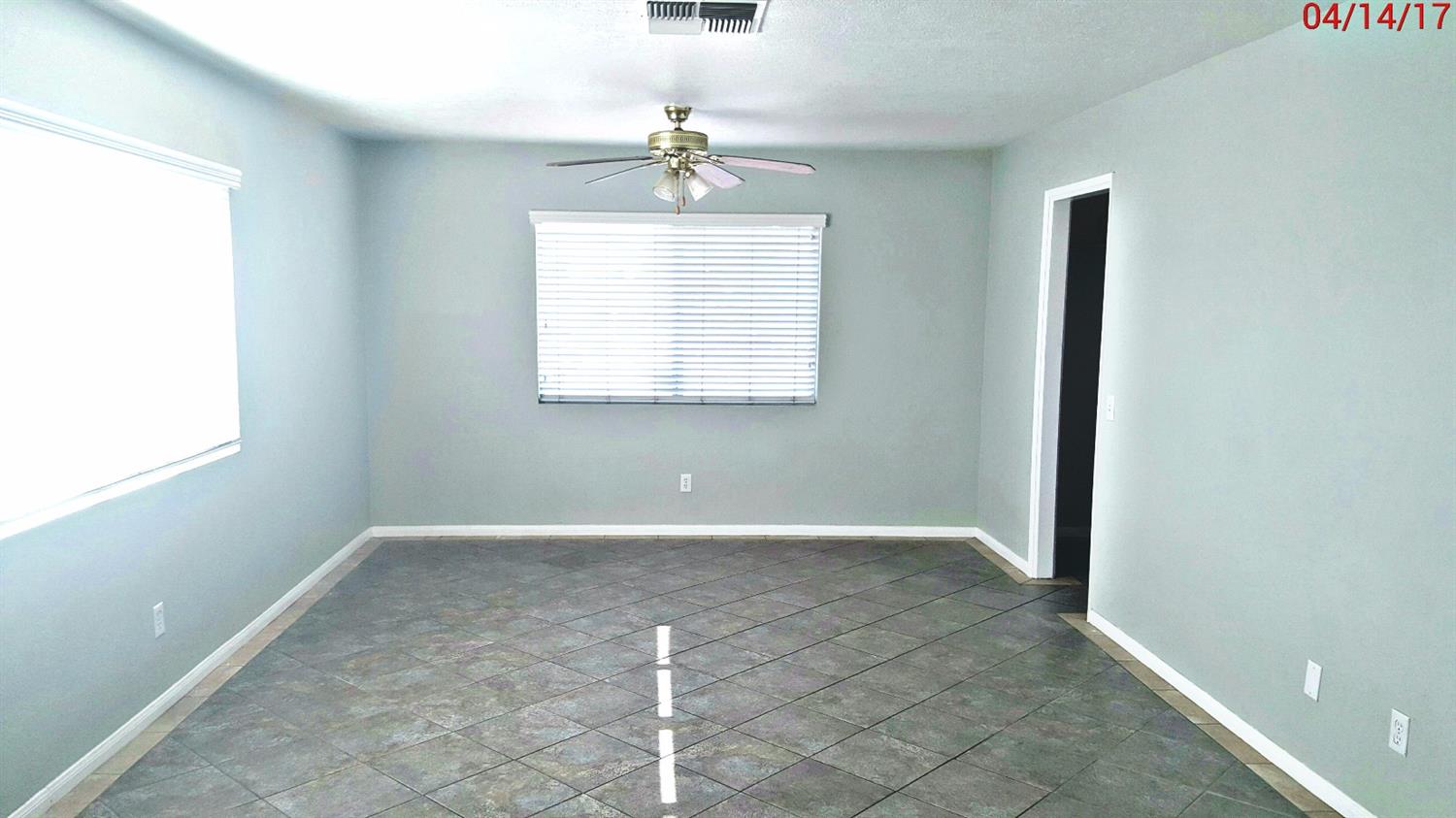 10101 Maple Ave, Hesperia, CA 92345 photo 3