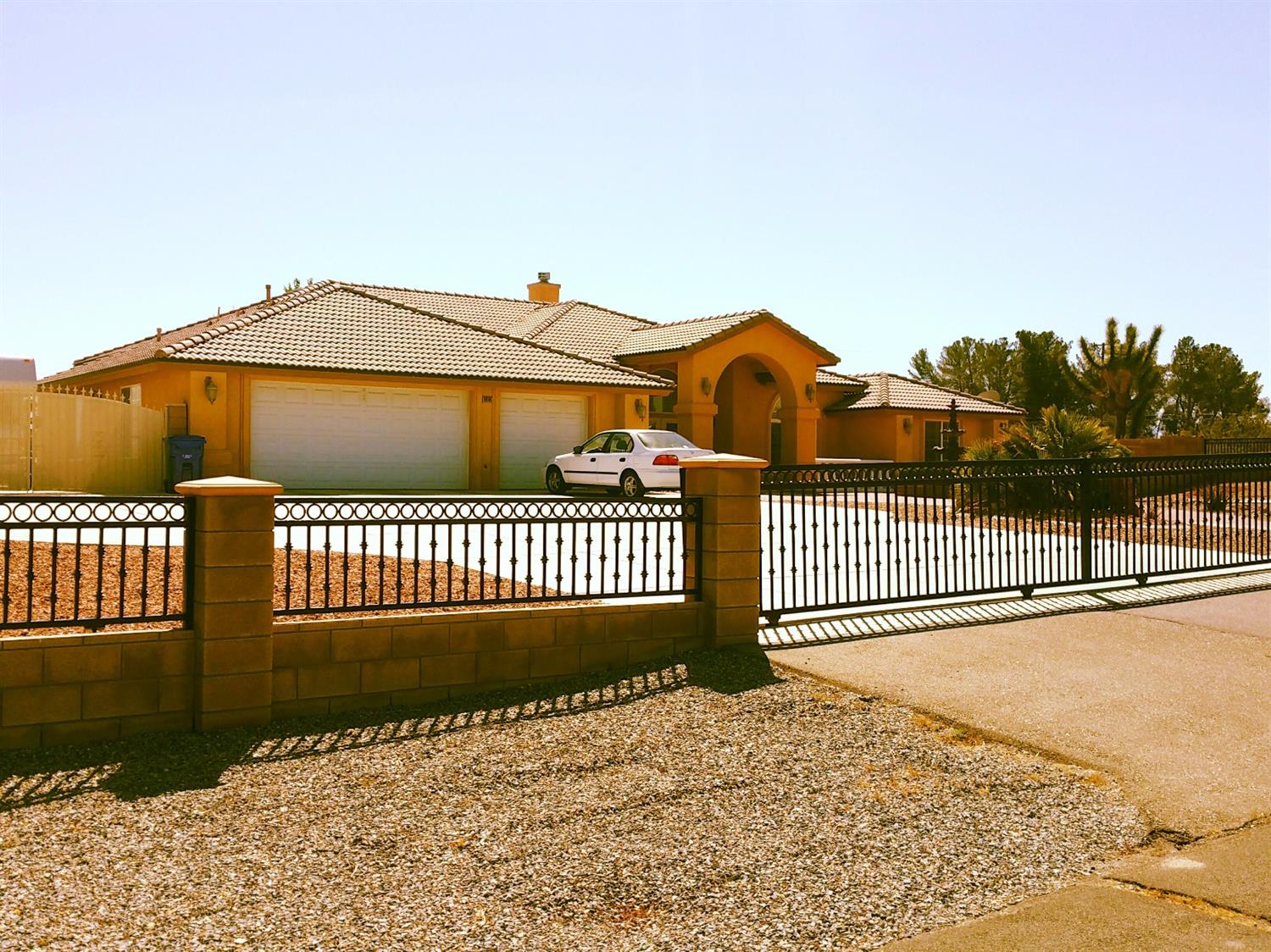 19585 Oshkosh Ln, Apple Valley, CA 92307 photo 2
