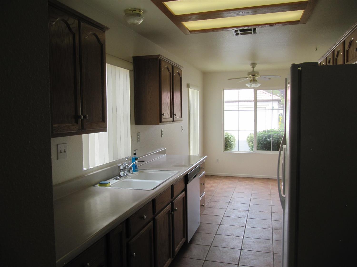 11578 Oak St, Apple Valley, CA 92308 photo 2