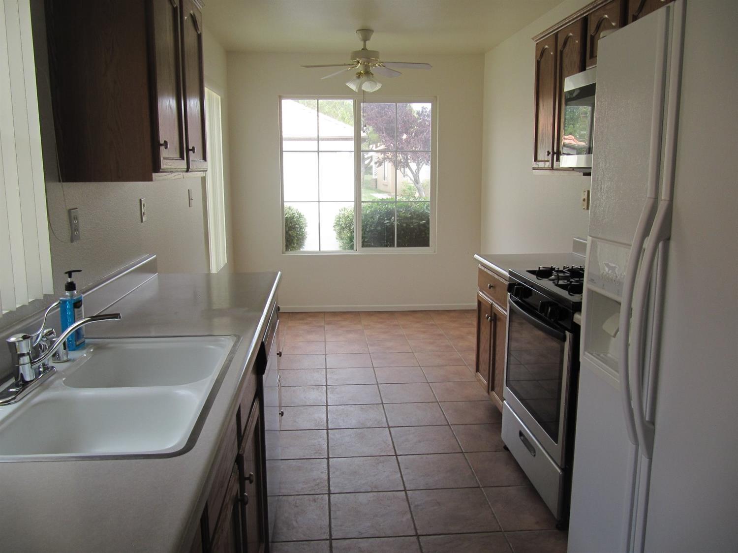 11578 Oak St, Apple Valley, CA 92308 photo 3