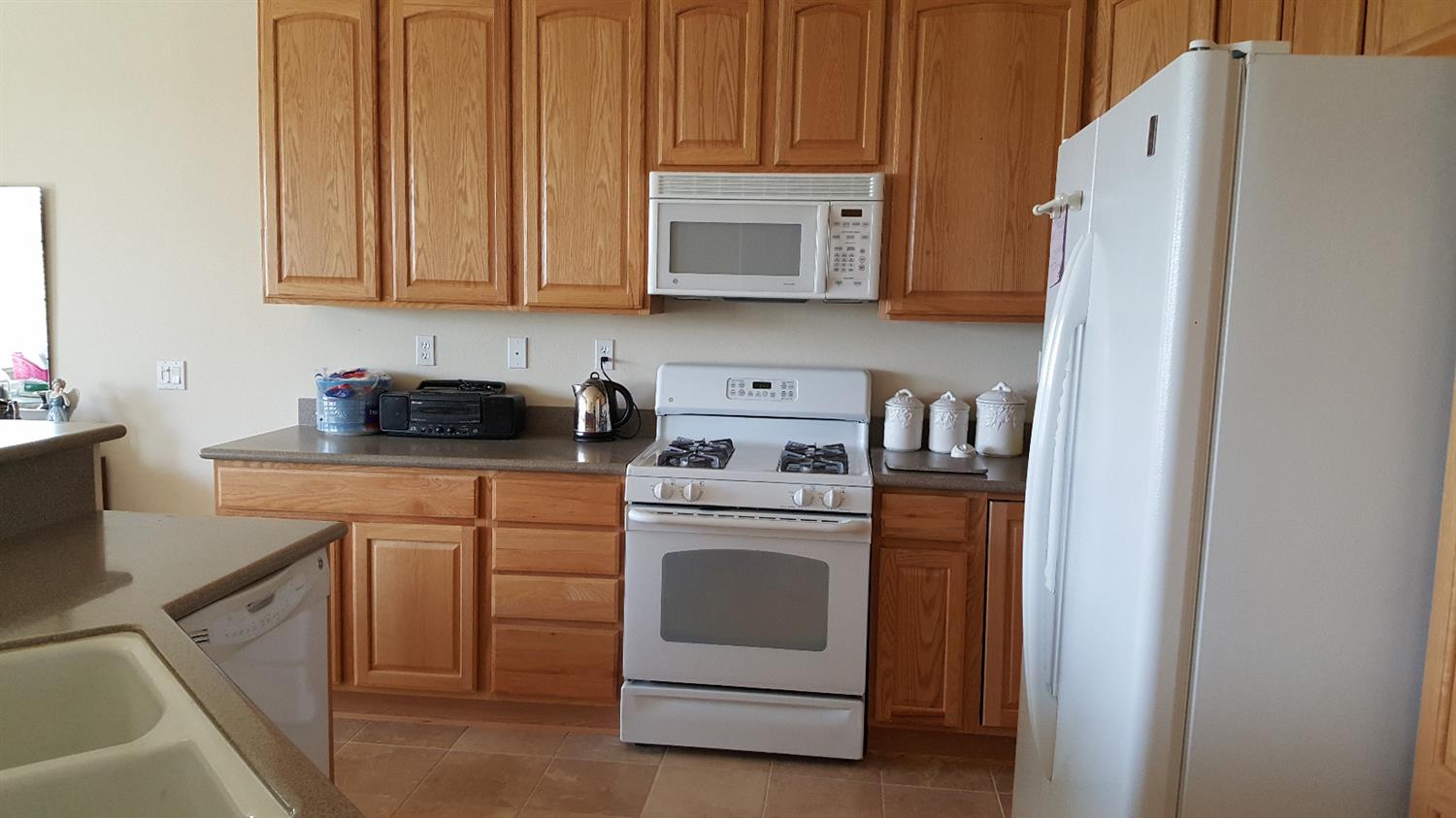 10404 Wilmington Ln, Apple Valley, CA 92308 photo 4